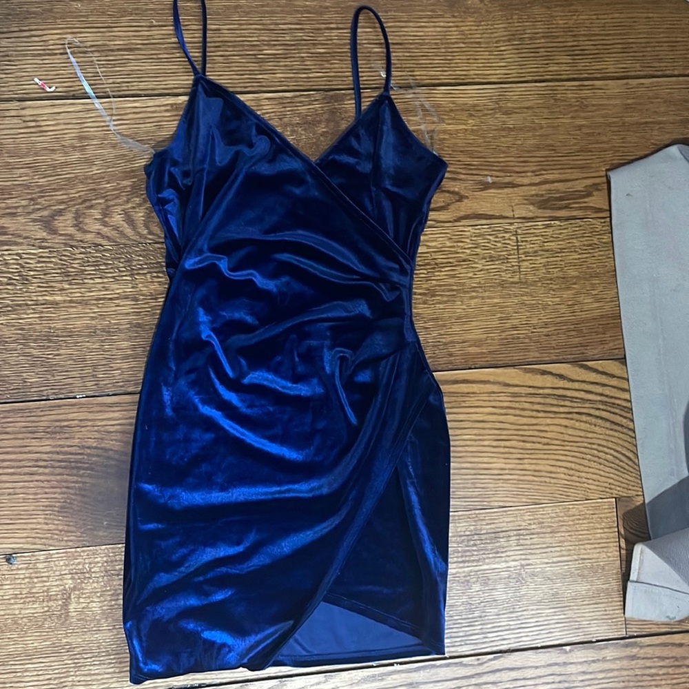 Navy blue velvet women junior dress, never worn but no tags